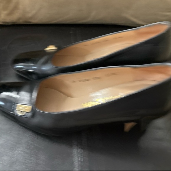 Salvatore Ferragamo Cap Toe Gancini Icon Heels Size 7.5 Narrowest DF 67R - Picture 8 of 12